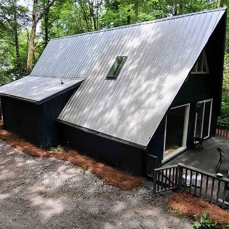 Newly Renovated A-Frame 5 Min Walk To Main Street Vila